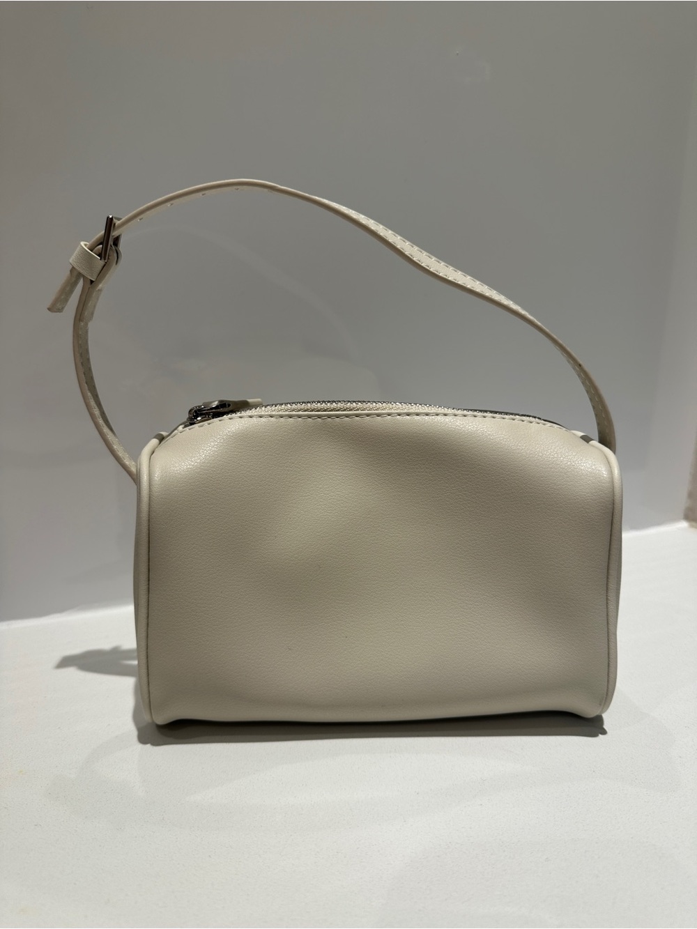 Minimal Cream Leather Bag